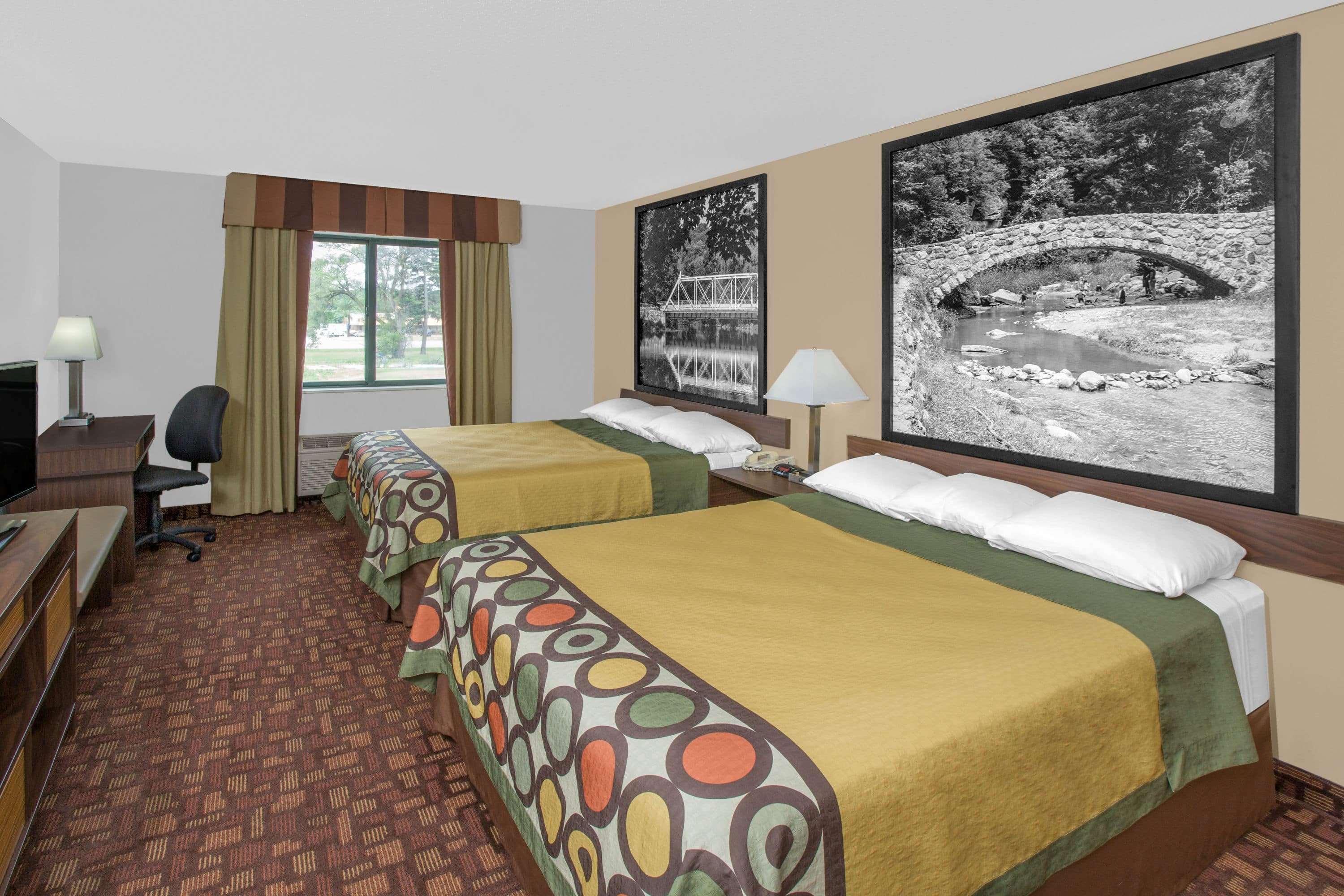 Super 8 By Wyndham Three Rivers Exterior photo